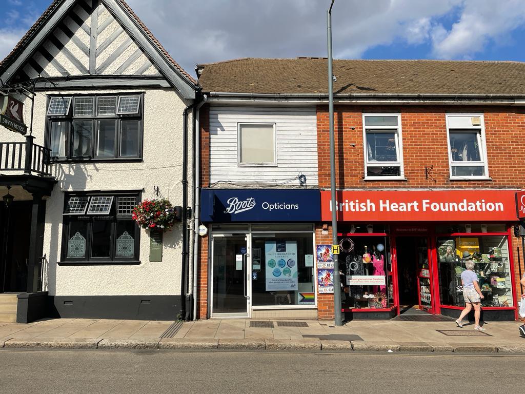 Lot: 103 - COMMERCIAL INVESTMENT - FREEHOLD RETAIL/SHOP UNIT IN HIGH STREET LOCATION - Front High Street view of the Boots Opticians in Maldon